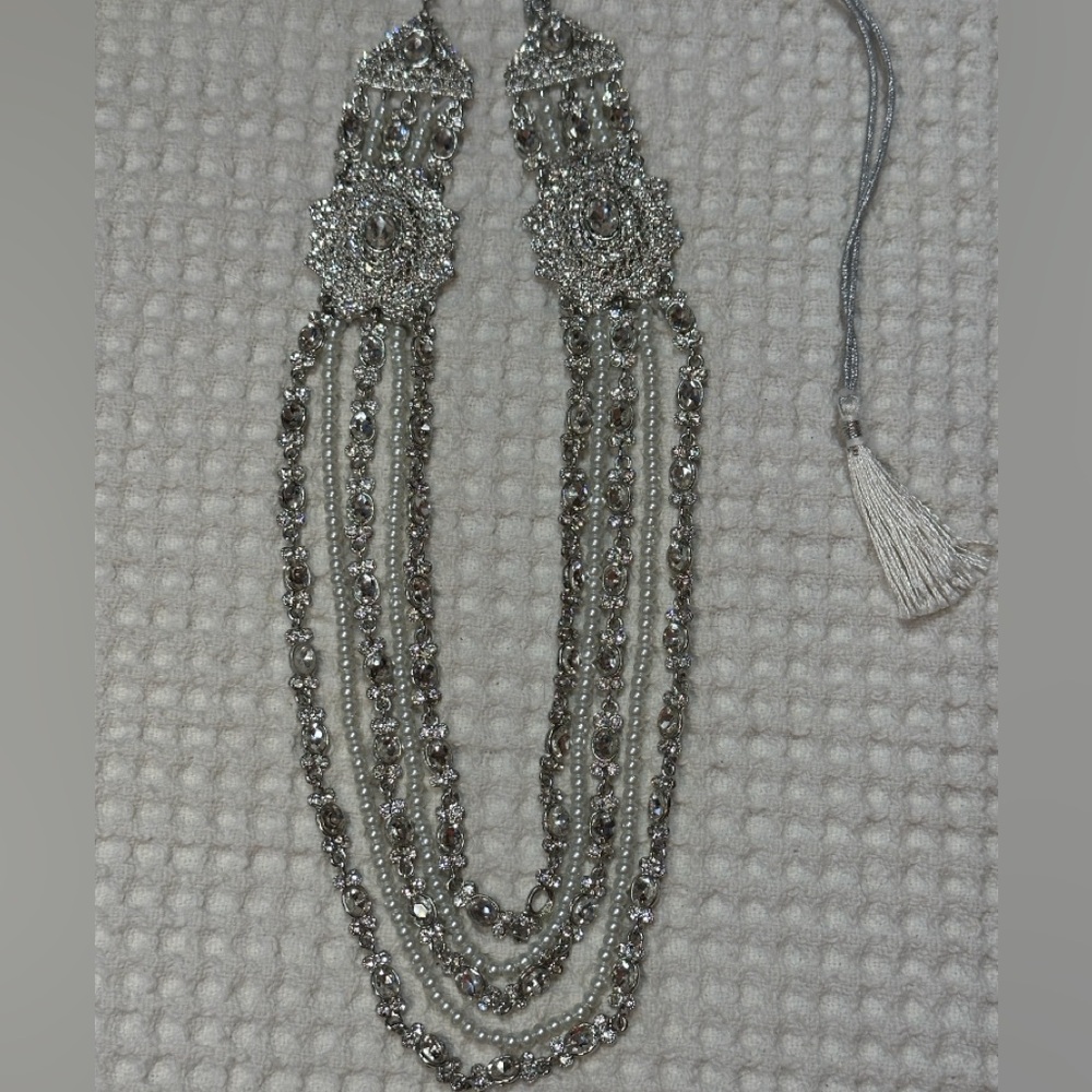 Long pearl and rhinestone necklace